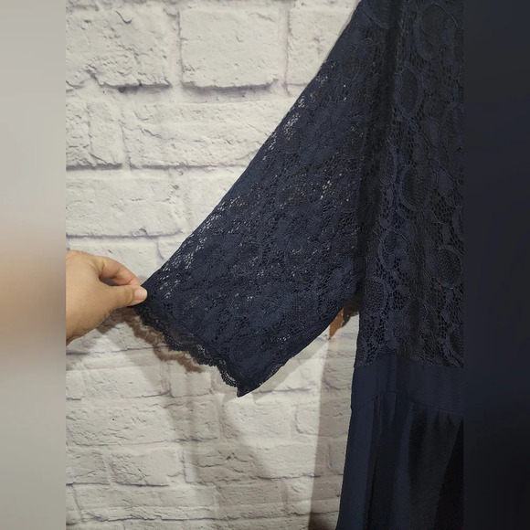 Navy Blue dress with lace bodice and slwevs and a flowy chiffon skirt Size 24W - Picture 3 of 6